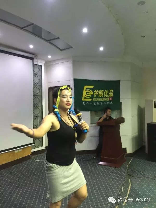 女扮男裝，不像？No、no、no我們很霸氣！